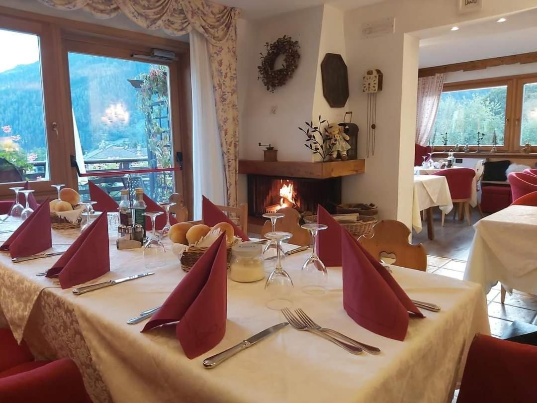 Chalet Fiocco Di Neve ピンツォーロ エクステリア 写真