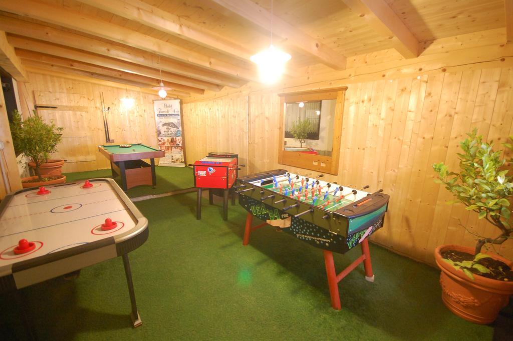 Chalet Fiocco Di Neve ピンツォーロ エクステリア 写真