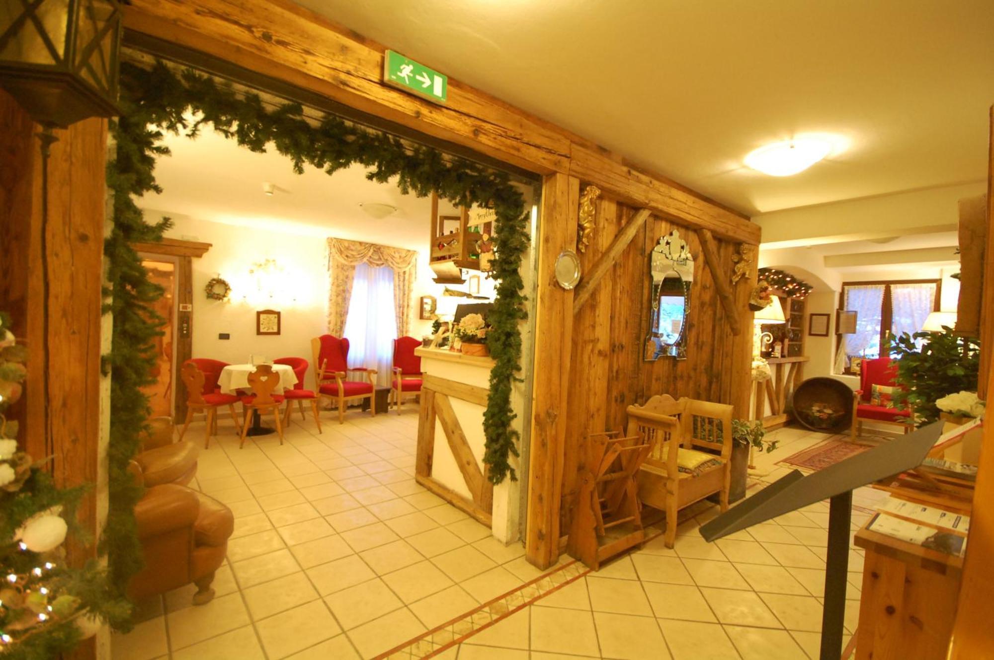 Chalet Fiocco Di Neve ピンツォーロ エクステリア 写真