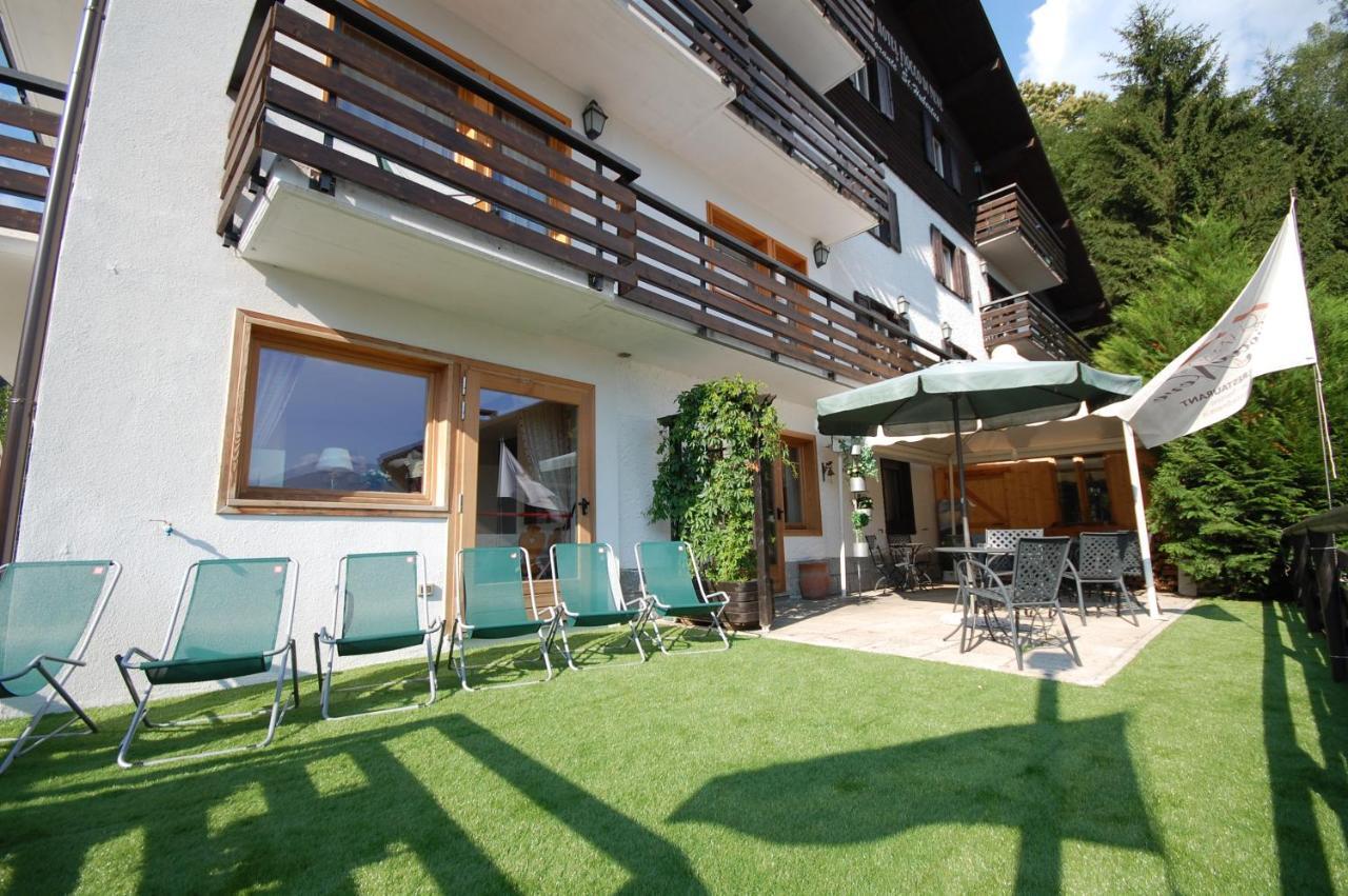 Chalet Fiocco Di Neve ピンツォーロ エクステリア 写真